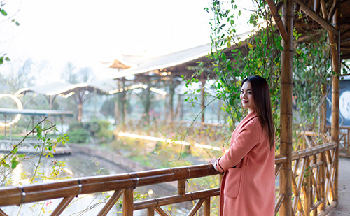 草莓视频APP黄色打卡遊玩拍照