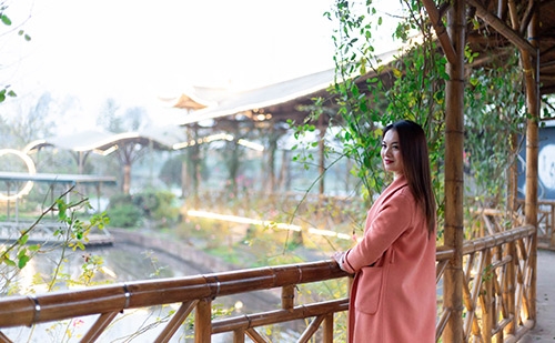 草莓视频APP黄色打卡遊玩拍照